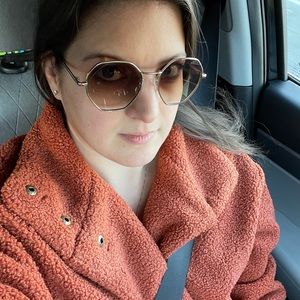 Meet your Posher, Melissa